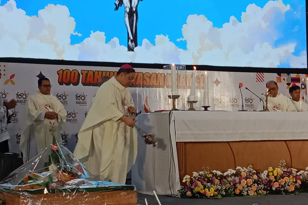 Mgr Henricus Pidyarto Gunawan Pimpin Misa di Peringatan HUT 100 Tahun Yayasan Karmel