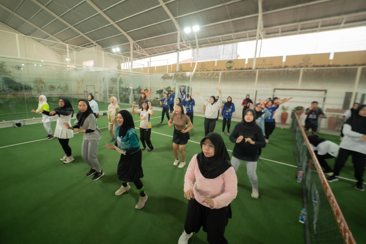 Kolaborasi Seru Zumba dan Padel di Kediri, Dimeriahkan Coaching Padel untuk Peserta