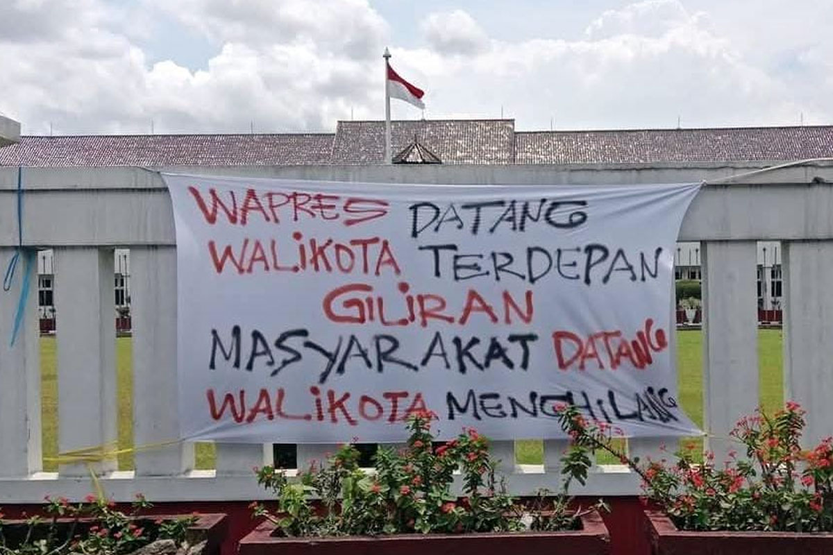 Spanduk Sindiran di Bale Kota Tasikmalaya, Potret Keresahan Warga atas Kinerja Wali Kota