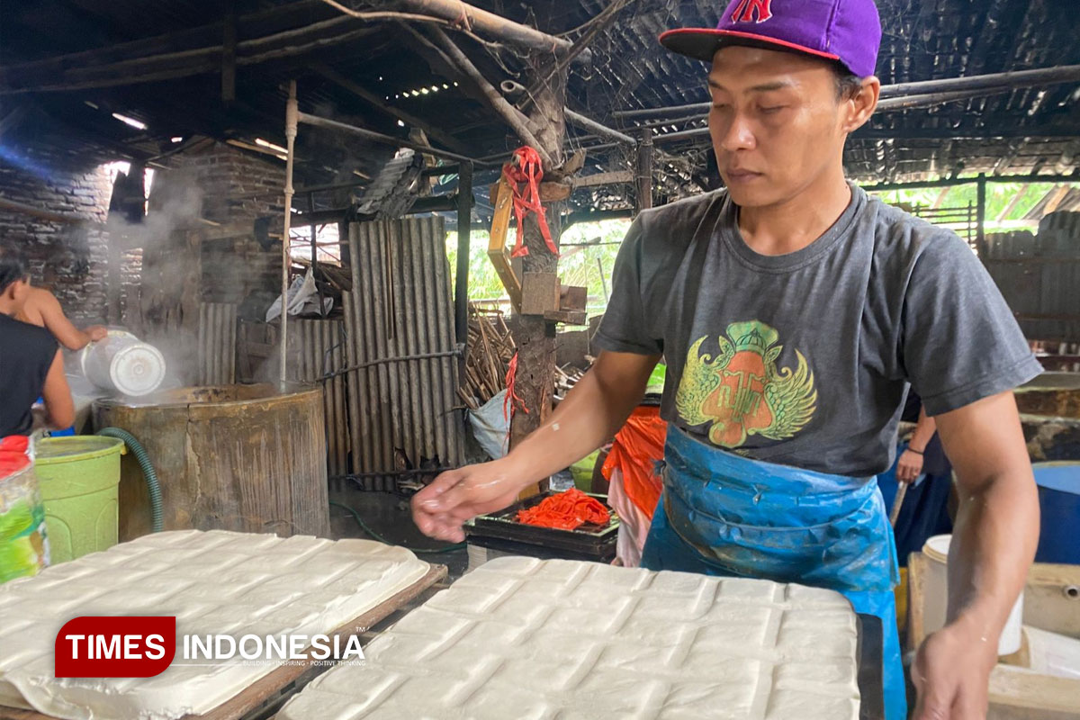 Harga Kedelai Naik, Produsen Tahu Bondowoso Terpaksa Sesuaikan Ukuran