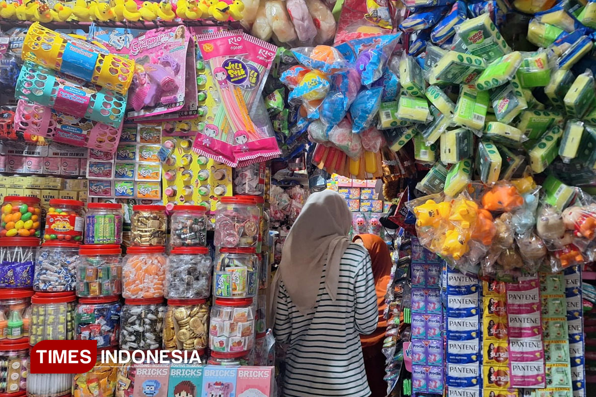 Menjaga Kenangan dan Nostalgia di Toko Mainan Jadul di Kayuangan Heritage