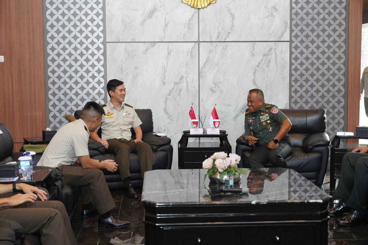 TNI AD dan Singapore Army Bahas Penguatan Latihan Bersama dan Pendidikan Prajurit