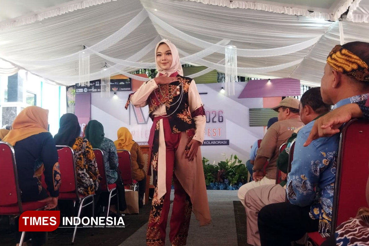 Fashion-Show-SMKN-warnai-MMF-2026-di-Pacitan.jpg