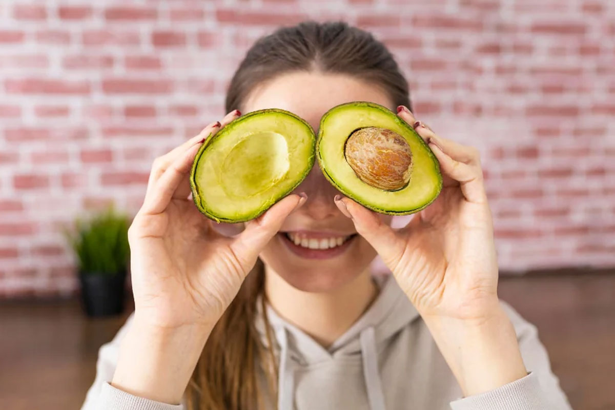 5 Buah Terbaik untuk Menjaga Kesehatan Mata