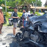 Dua Innova Tabrakan di Paiton Probolinggo, 1 Orang Meninggal