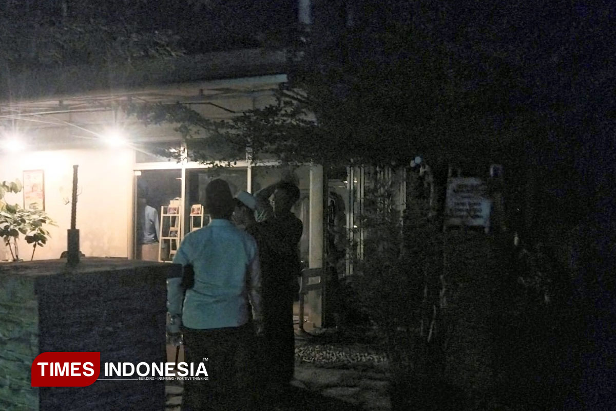Gempa M 6,4 Guncang Pacitan Tengah Malam, Warga Panik Keluar Rumah