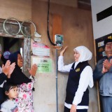 Pemprov Jatim Pasang Listrik Gratis untuk 3.400 Rumah Tangga Miskin