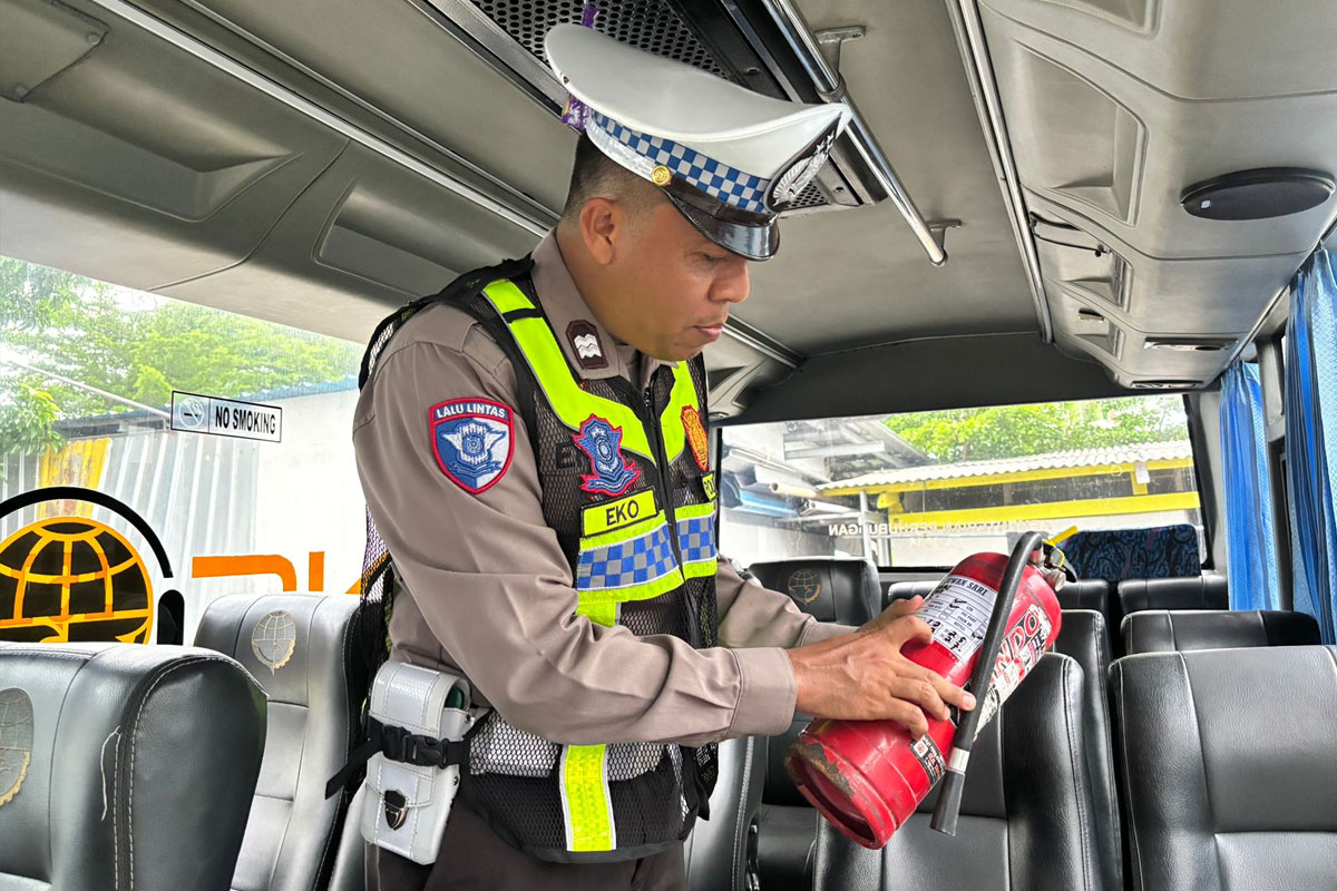 Usai Di Uji Kelaikan, Belasan Bus DAMRI di Banyuwangi Siap Angkut Penumpang