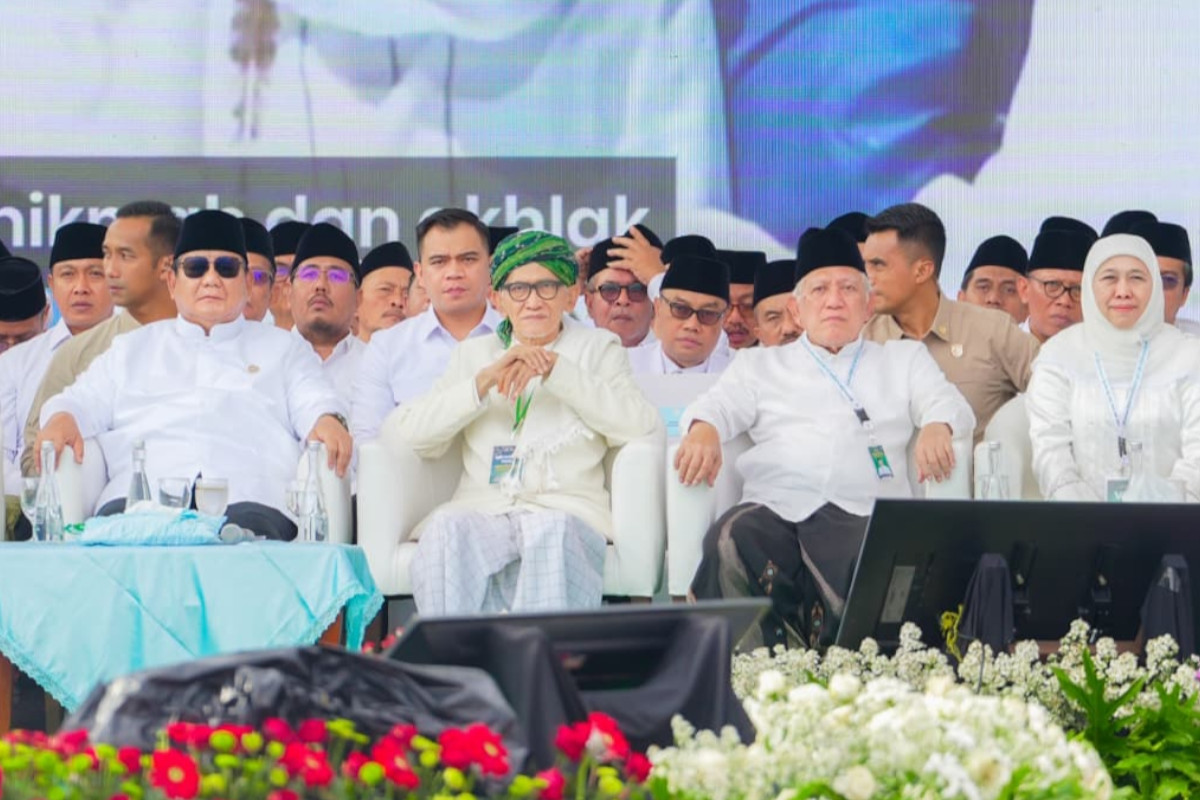Presiden Prabowo Didampingi Gubernur Khofifah di Puncak Mujahadah Kubro 1 Abad NU di Malang