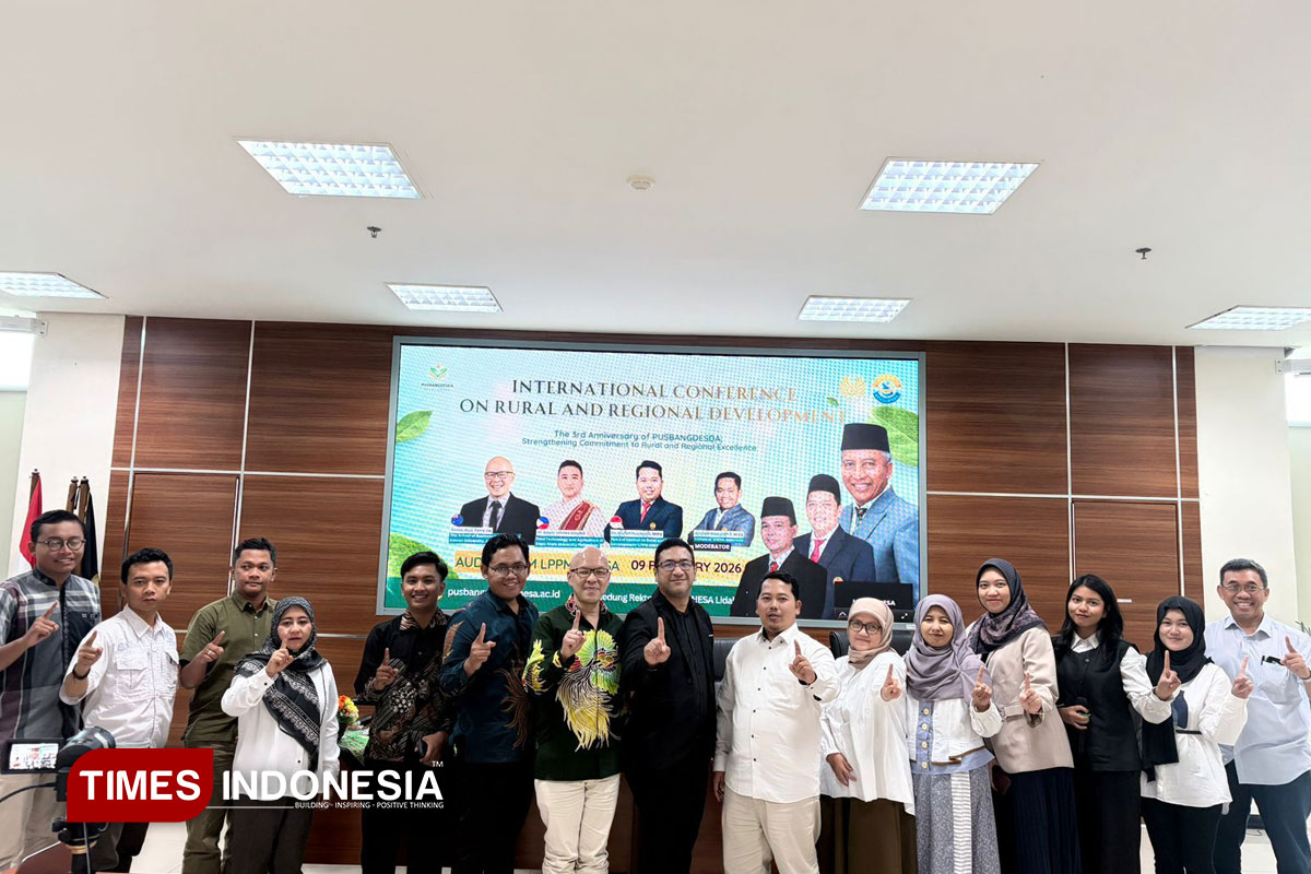 Tiga Tahun Pusbangdesda, Unesa Tegaskan Komitmen Bangun Desa Berbasis Riset