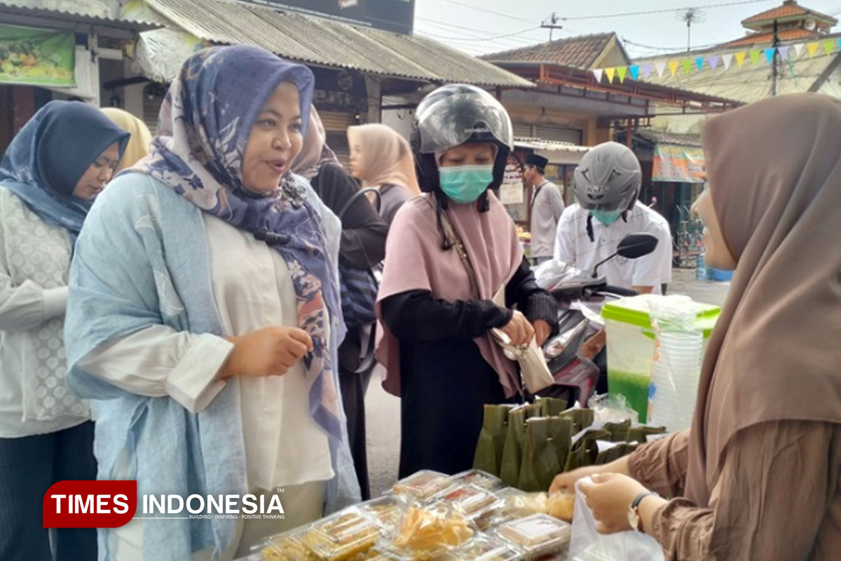 Ratusan Pedagang Ramaikan Trate Takjil Market, Pusat Berburu Takjil Terbesar di Gresik