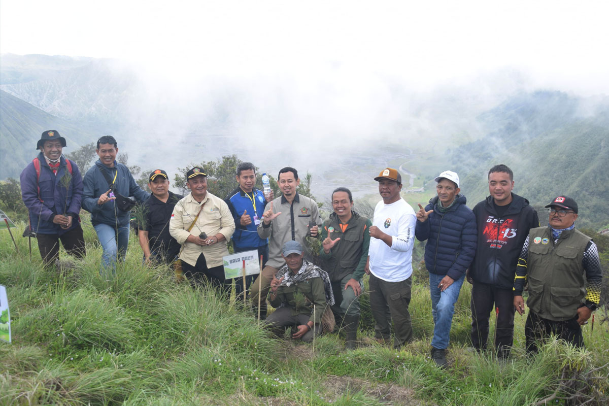 Hijaukan TNBTS, AQUA Pasuruan dukung giat Biada Alam 5 Saka Wanabakti Pasuruan