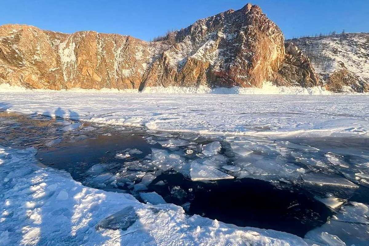 Mobil Terperosok ke Danau Beku di Siberia, Tujuh Wisatawan China Meninggal
