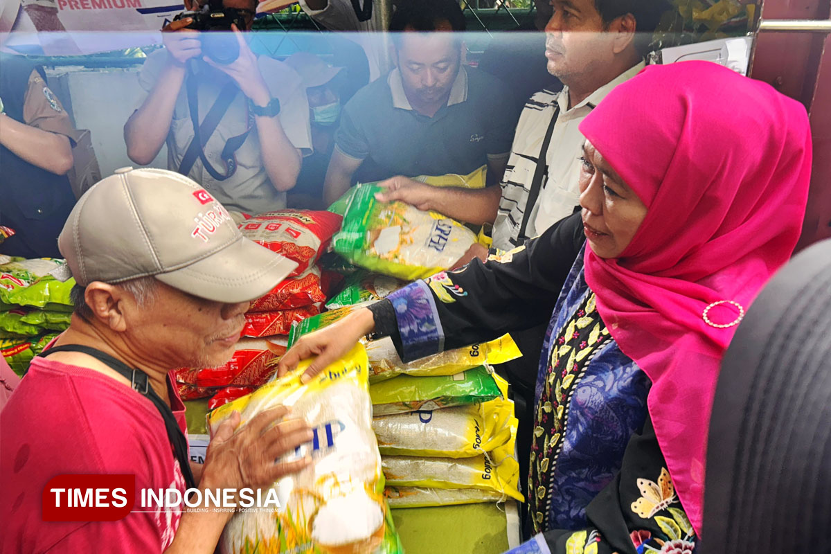 Harga Beras dan Minyakita di Pasar Murah Pemprov Jatim Jauh di Bawah HET
