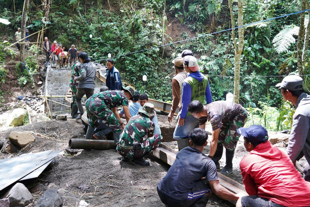 Kegiatan-TNI-Manunggal-Membangun-Desa-b.jpg