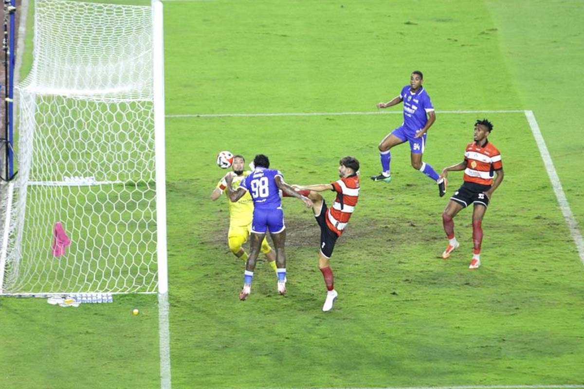 Pesta Gol, Persib Bandung Benamkan Madura United 5-0 Tanpa Balas