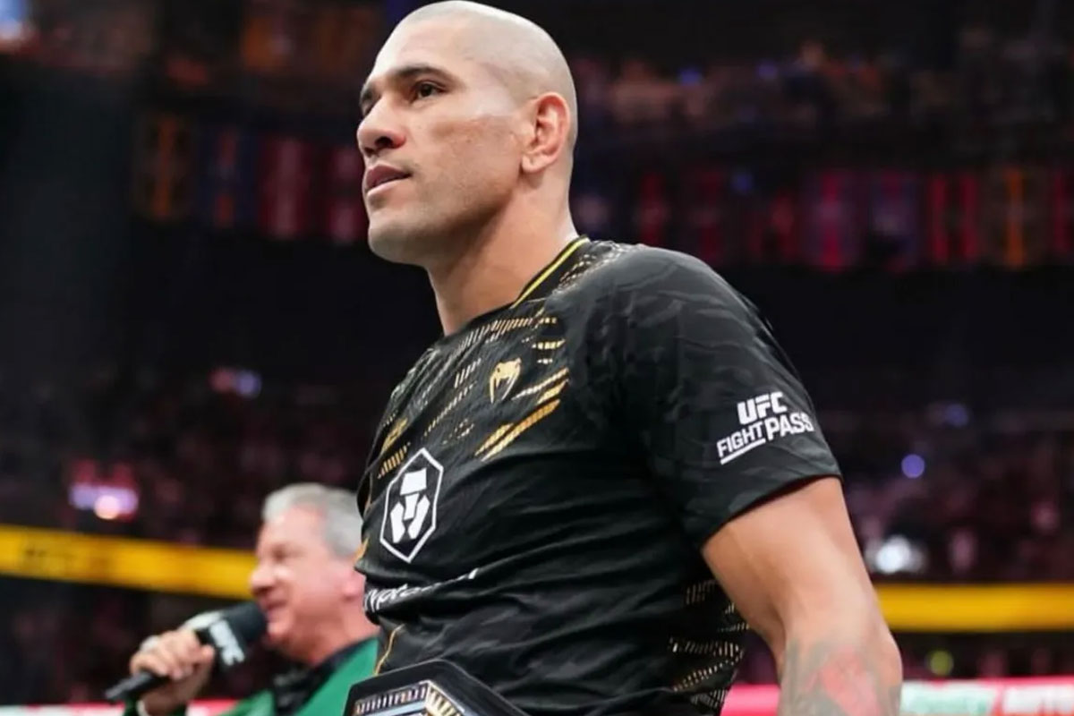 Alex Pereira Lepas Sabuk Juara UFC, Jiri Prochazka Berebut Gelar Kosong di UFC 327