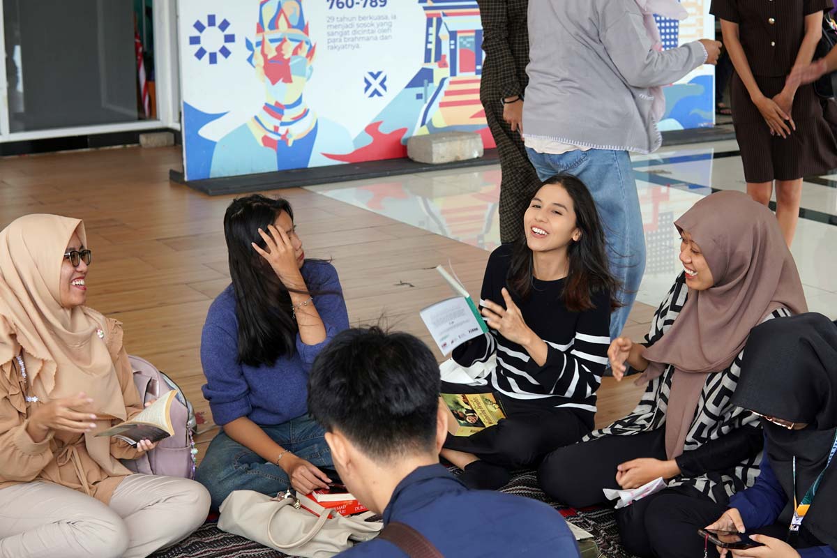 Malang-Book-Party-a.jpg