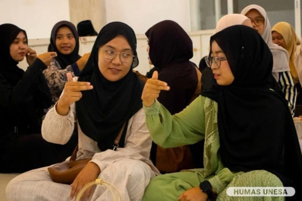 Komitmen Ramah Disabilitas, Unesa Fasilitasi Kelas Mengaji Isyarat Selama Ramadan