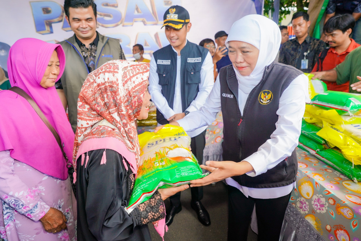 Pasar Murah Pemprov Jatim Hadir di Tuban, Khofifah: Upaya Jaga Stabilitas Harga