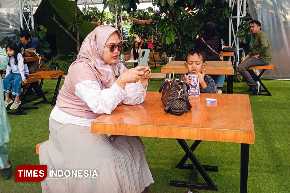 Berkumpul di Ruang Terbuka Hijau Majalengka Saat Minggu Pagi