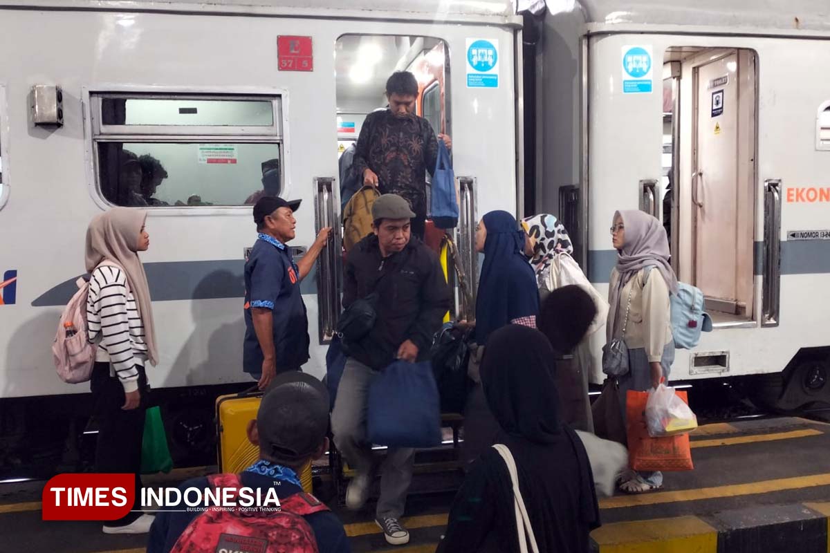 Ramadan Festive 2026 Disambut Antusias oleh Calon Penumpang KA Stasiun Tasikmalaya