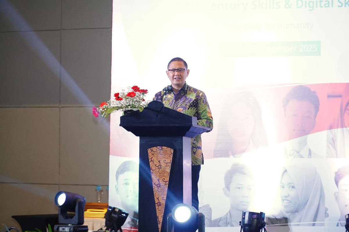 Lindungi Anak di Ruang Digital, Dindik Jatim Segera Atur Pembatasan HP di Sekolah